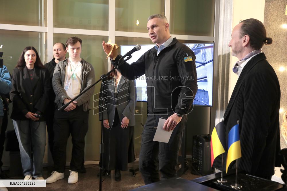 Art installation of 5,000 origami birds set up on facade of  Museum of Kyiv History