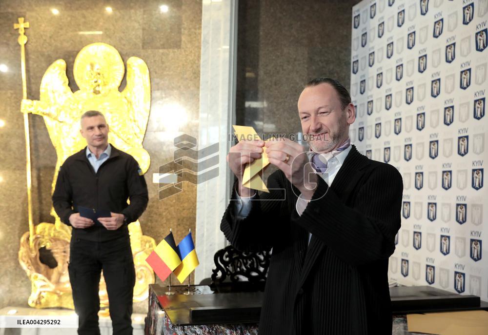 Art installation of 5,000 origami birds set up on facade of  Museum of Kyiv History