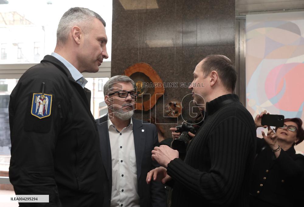 Art installation of 5,000 origami birds set up on facade of  Museum of Kyiv History