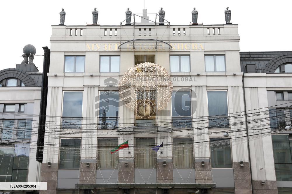 Art installation of 5,000 origami birds set up on facade of  Museum of Kyiv History
