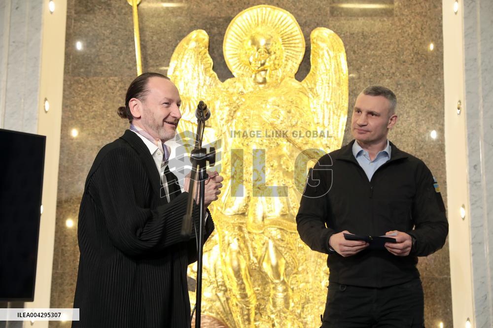 Art installation of 5,000 origami birds set up on facade of  Museum of Kyiv History