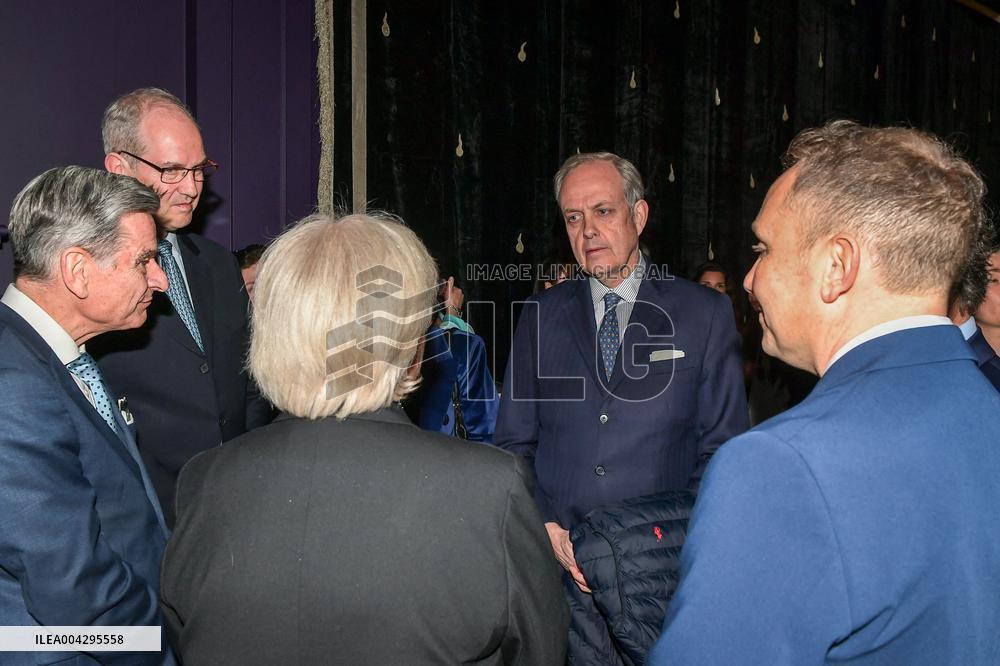 Count of Paris Jean of Orleans at Le Dernier Sacre exhibition in Paris - FA