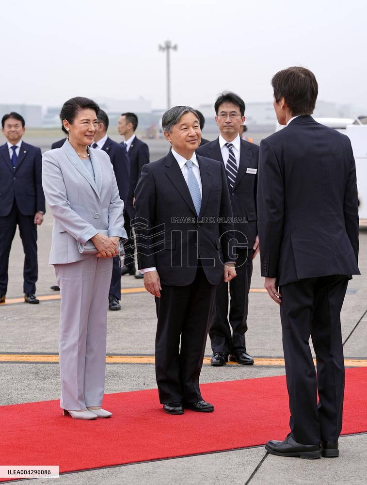 Japan emperor, empress off to Osaka