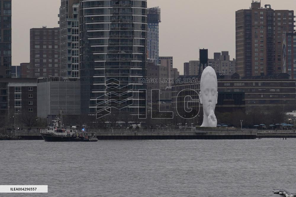 Six Dead After Helicopter Crashes Into Hudson River - NYC