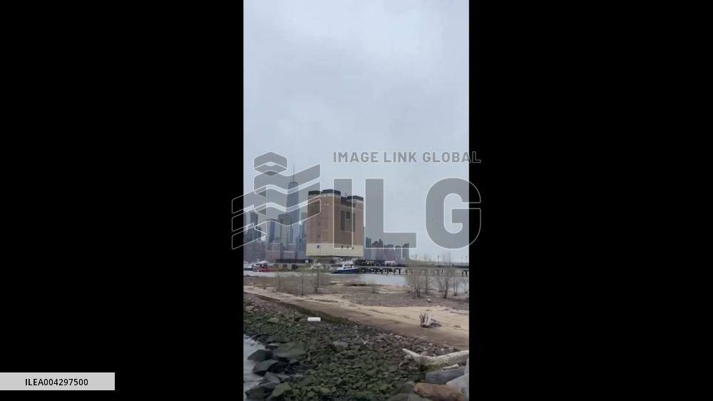 US: Helicopter Crashes Into Hudson River, Killing Six Onboard