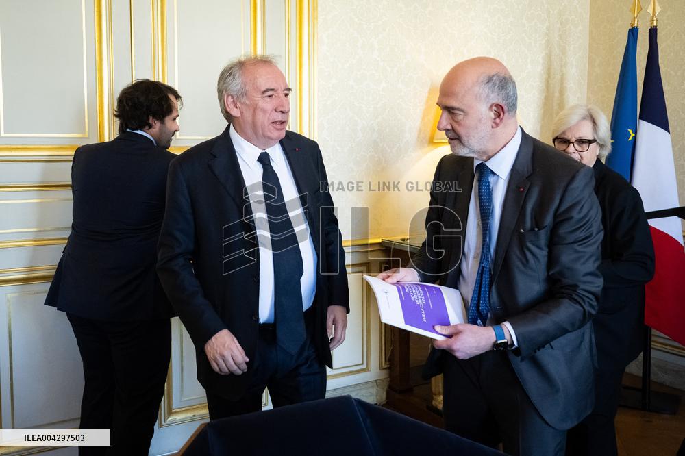 Delivery Of The 2nd Cour Des Comptes Report On Pensions - Paris