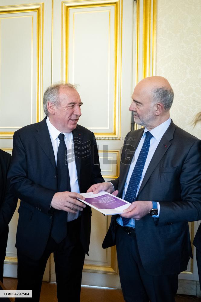 Delivery Of The 2nd Cour Des Comptes Report On Pensions - Paris