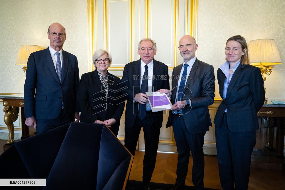 Delivery Of The 2nd Cour Des Comptes Report On Pensions - Paris