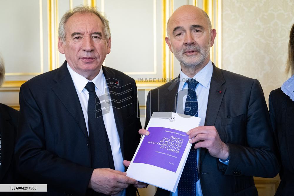 Delivery Of The 2nd Cour Des Comptes Report On Pensions - Paris