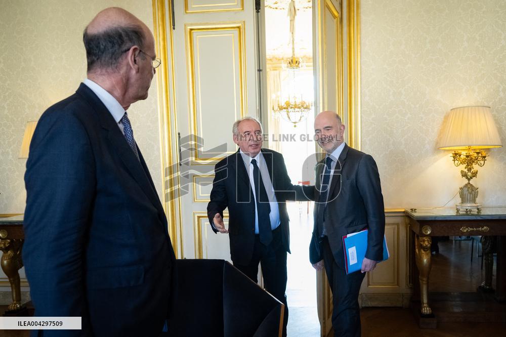 Delivery Of The 2nd Cour Des Comptes Report On Pensions - Paris