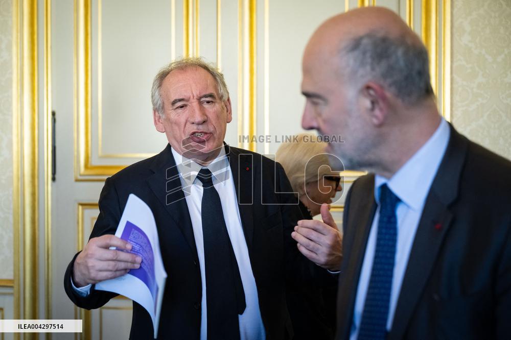 Delivery Of The 2nd Cour Des Comptes Report On Pensions - Paris