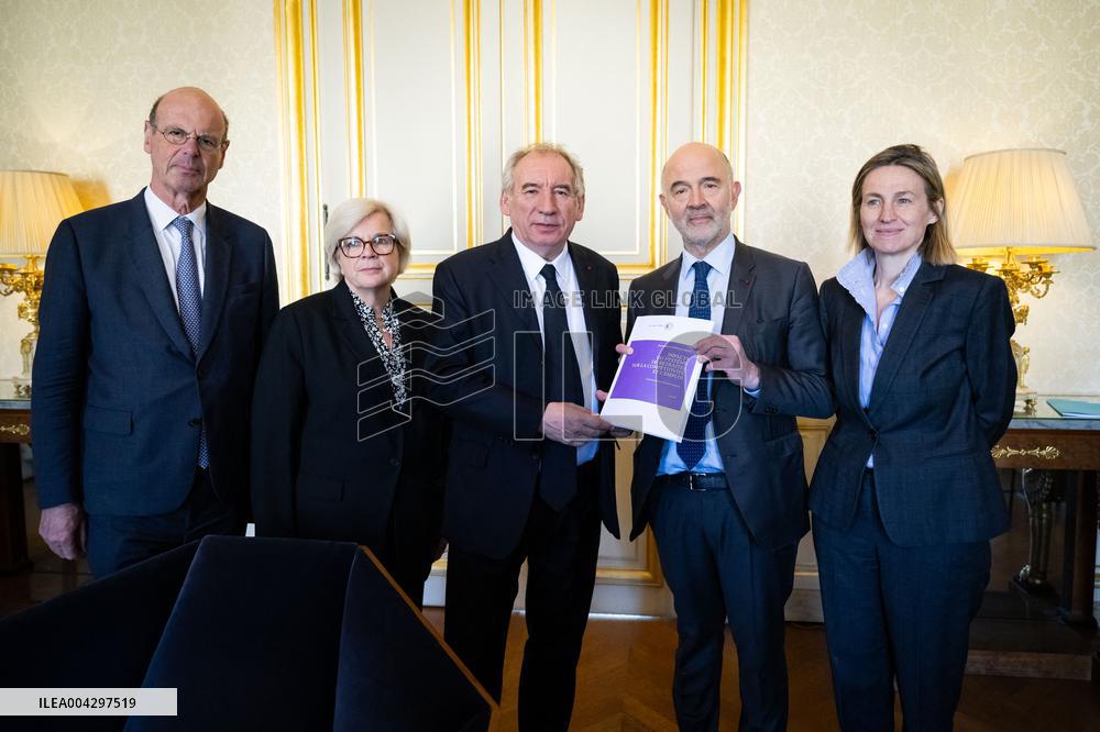 Delivery Of The 2nd Cour Des Comptes Report On Pensions - Paris