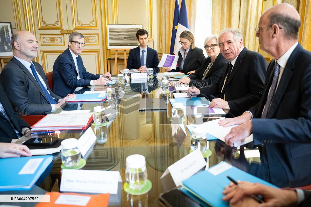 Delivery Of The 2nd Cour Des Comptes Report On Pensions - Paris