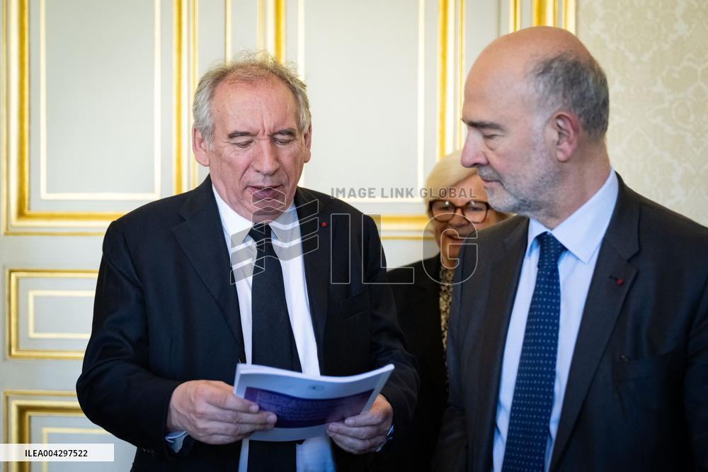 Delivery Of The 2nd Cour Des Comptes Report On Pensions - Paris