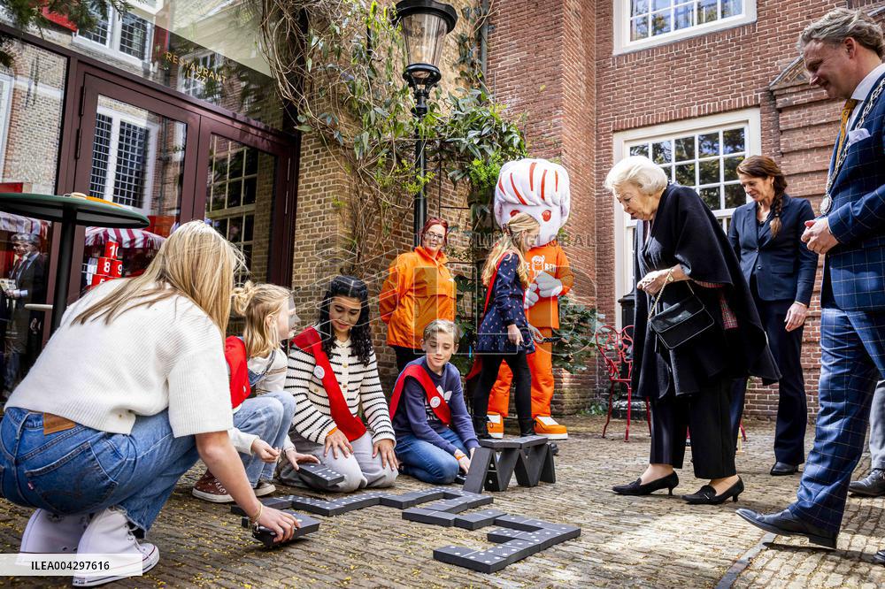Princess Beatrix Presents The Jantje Beton Prize - Netherlands