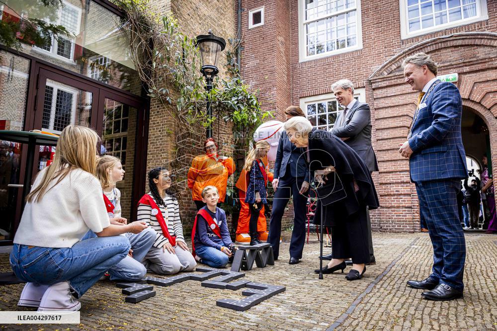 Princess Beatrix Presents The Jantje Beton Prize - Netherlands