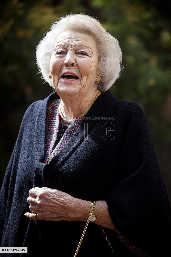 Princess Beatrix Presents The Jantje Beton Prize - Netherlands