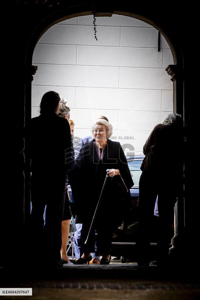Princess Beatrix Presents The Jantje Beton Prize - Netherlands