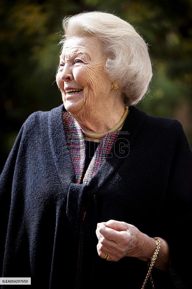Princess Beatrix Presents The Jantje Beton Prize - Netherlands