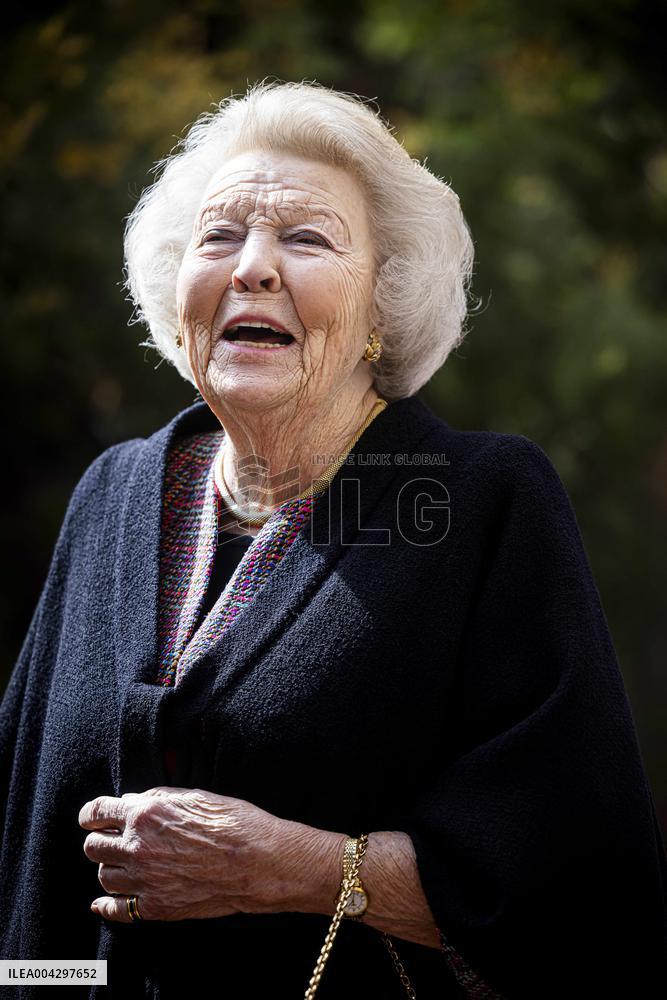 Princess Beatrix Presents The Jantje Beton Prize - Netherlands