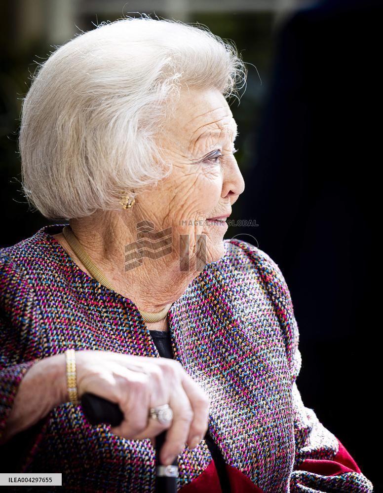 Princess Beatrix Presents The Jantje Beton Prize - Netherlands