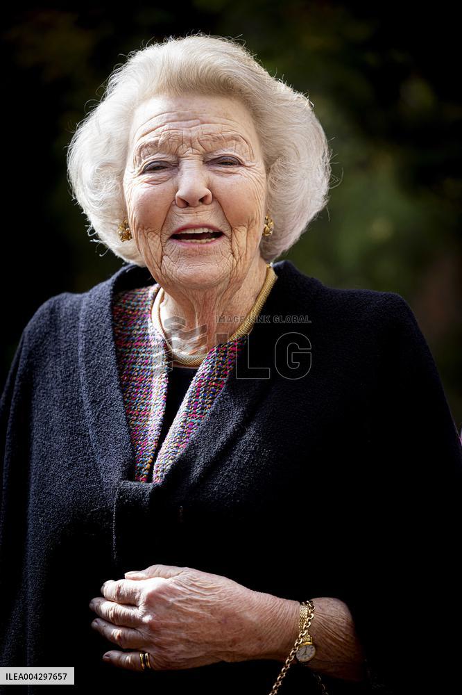 Princess Beatrix Presents The Jantje Beton Prize - Netherlands