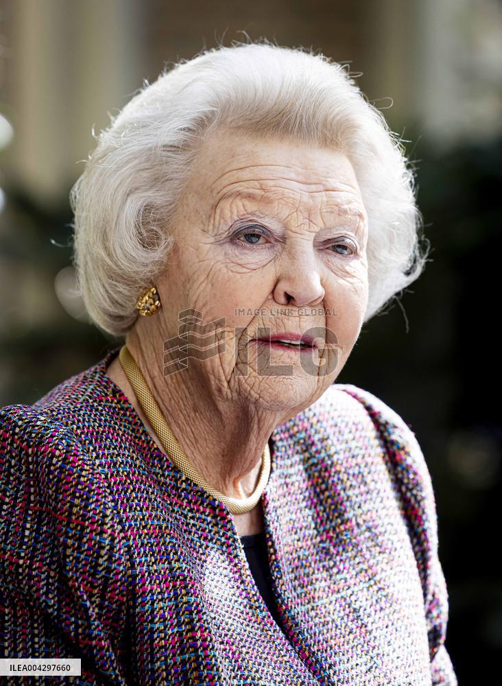 Princess Beatrix Presents The Jantje Beton Prize - Netherlands