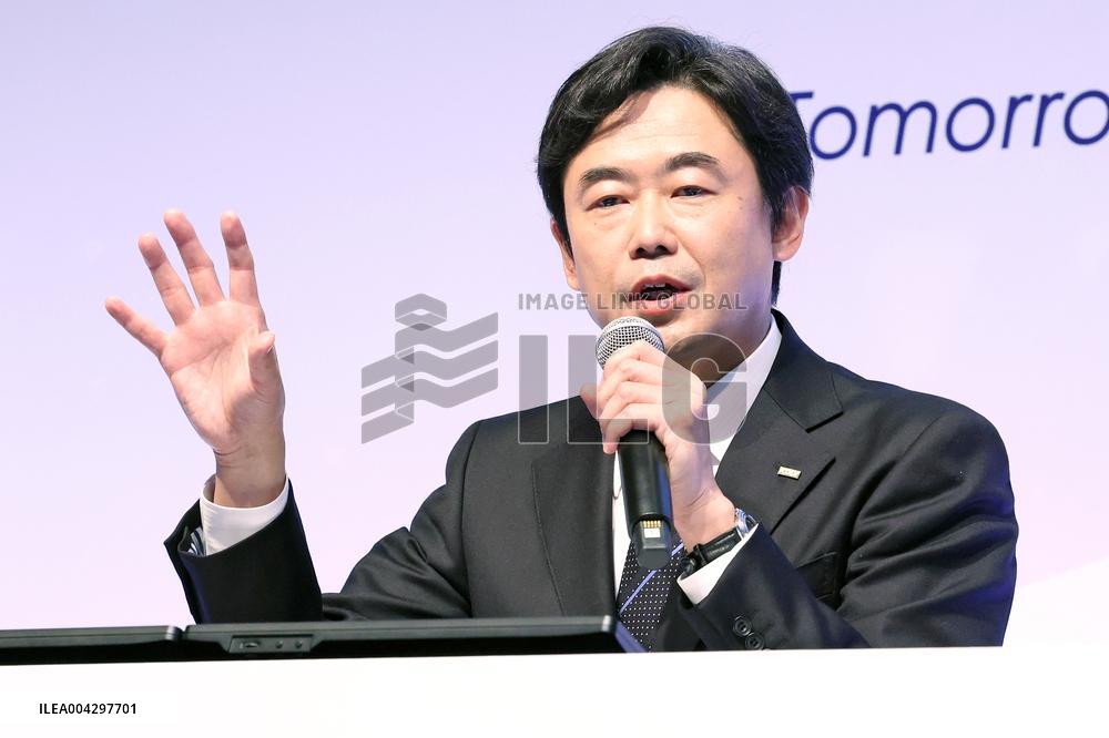 KDDI President's inaugural press conference