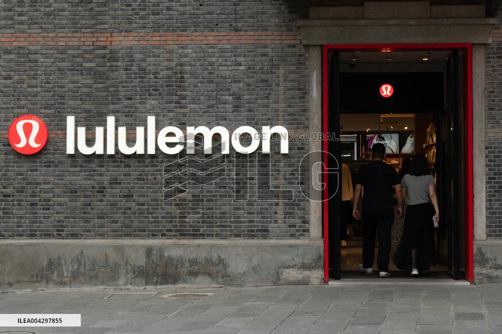 Lululemon Store