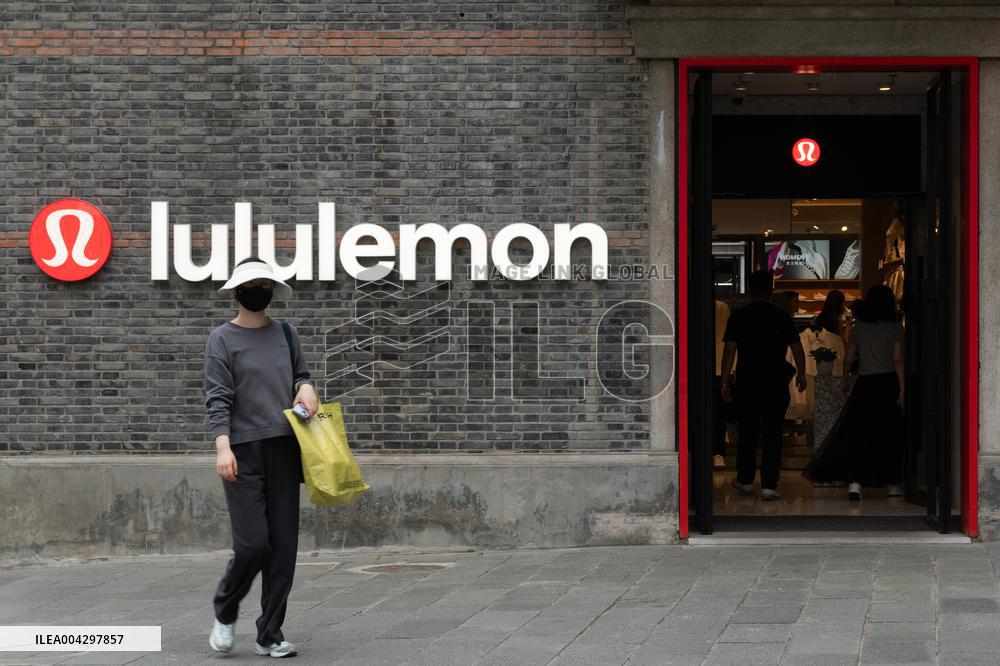 Lululemon Store