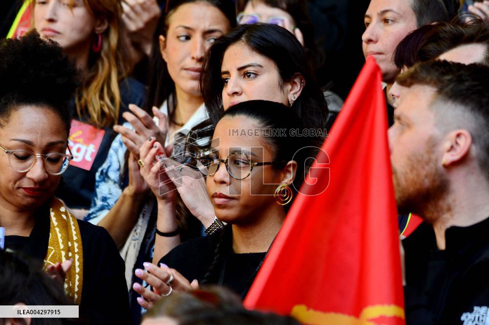 Left-Wing Aides Protest Far-Right Media Dossier in Paris