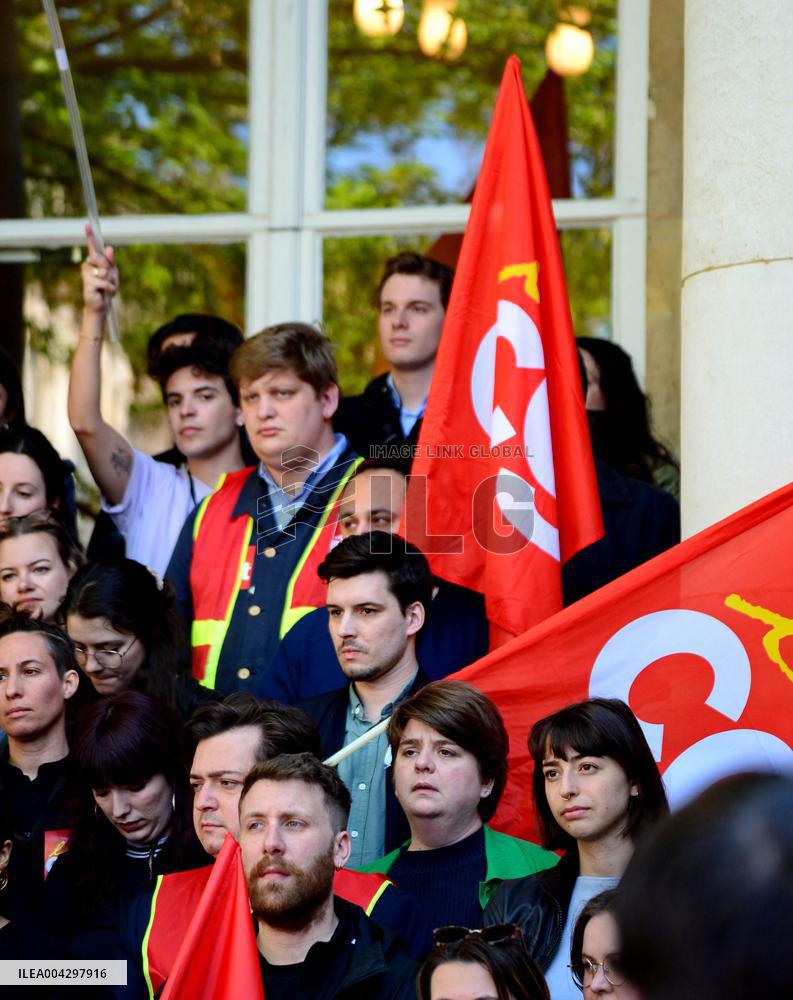 Left-Wing Aides Protest Far-Right Media Dossier in Paris