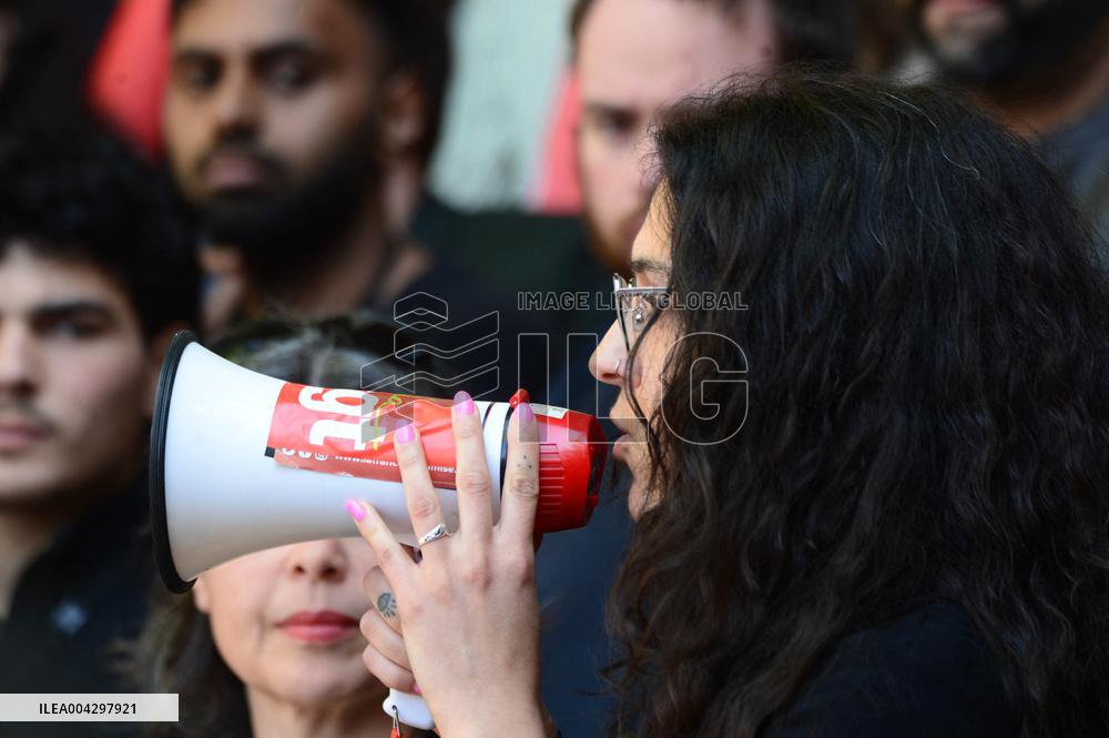 Left-Wing Aides Protest Far-Right Media Dossier in Paris