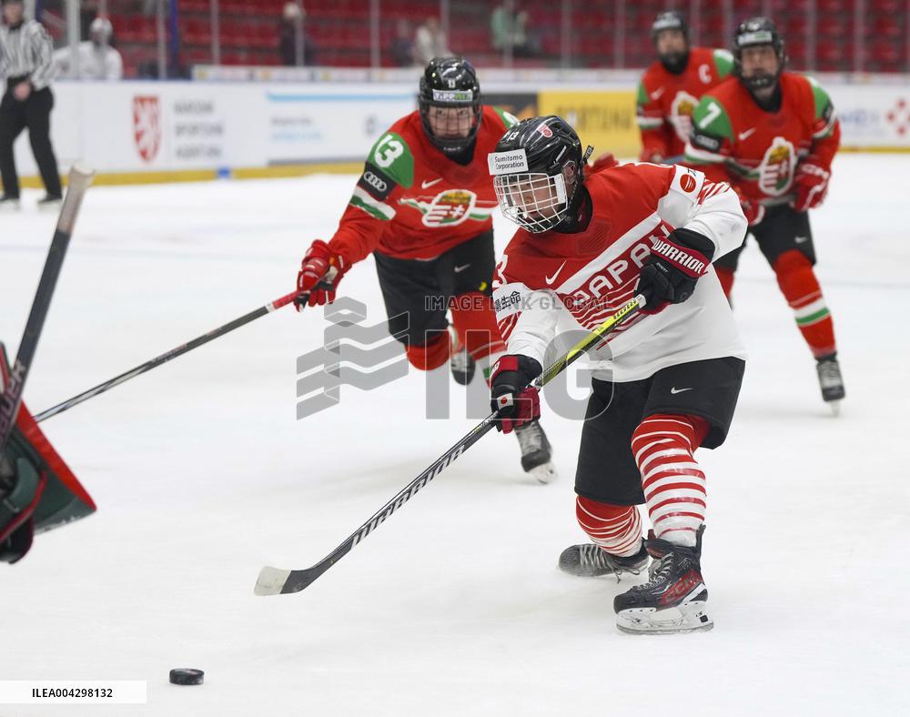 Ice hockey: Women's world championship