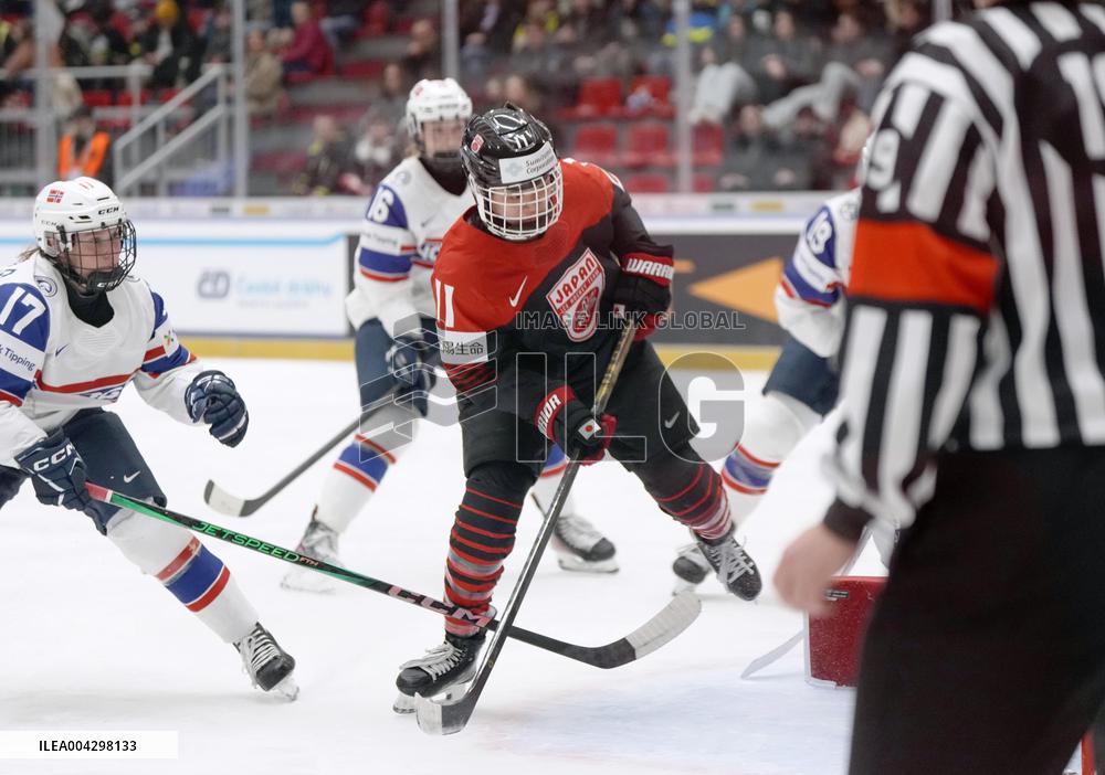 Ice hockey: Women's world championship