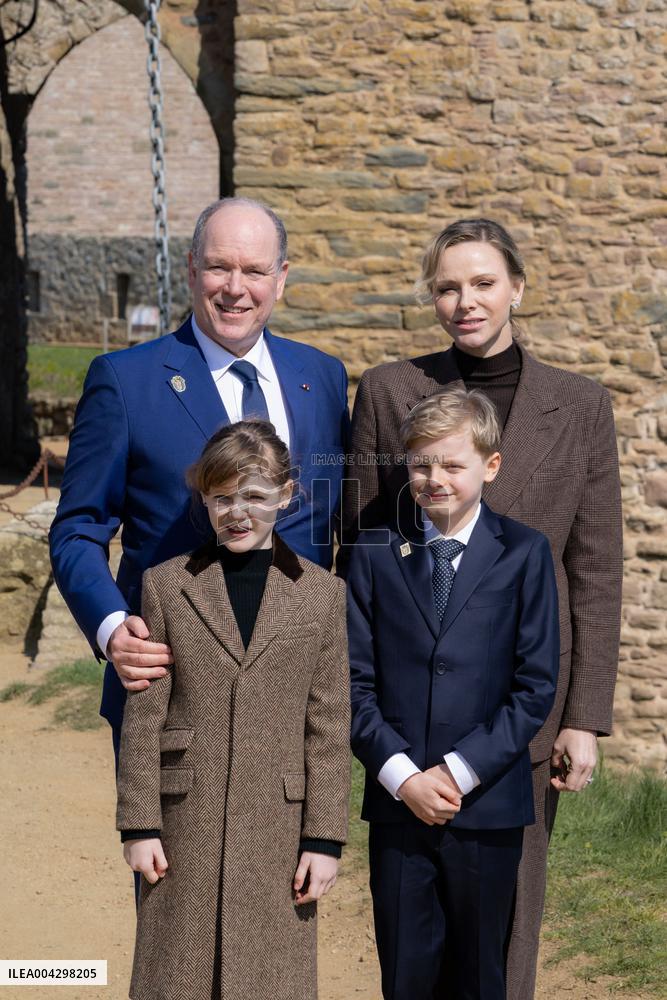 NO TABLOIDS - Official visit to Brittany by Prince Albert II of Monaco with his family - Plevenon