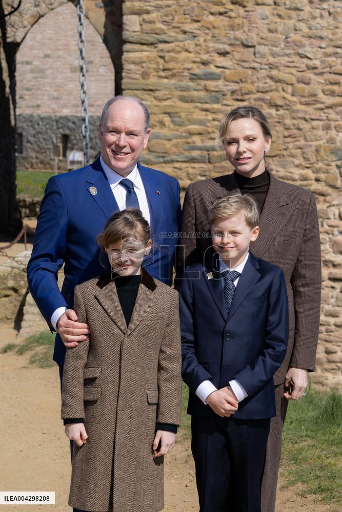 NO TABLOIDS - Official visit to Brittany by Prince Albert II of Monaco with his family - Plevenon