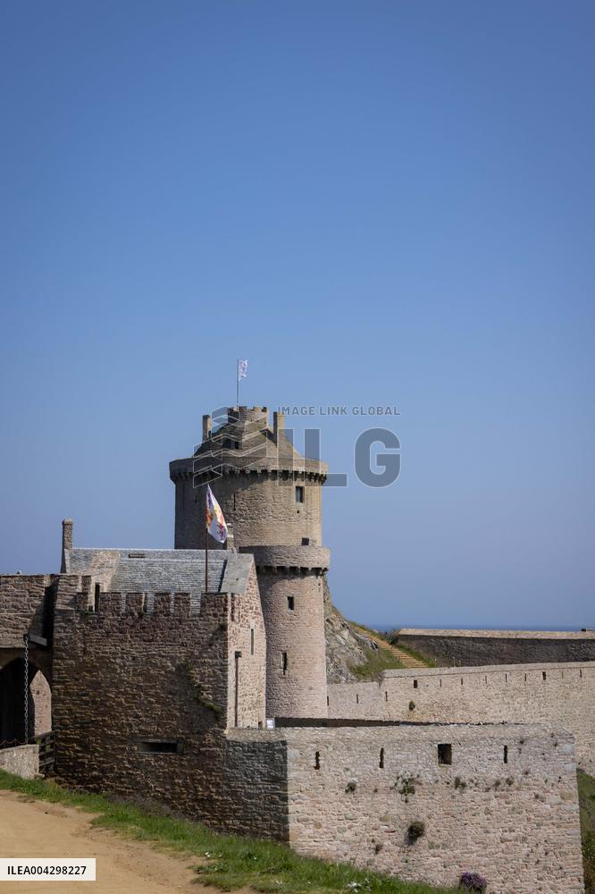 NO TABLOIDS - Official visit to Brittany by Prince Albert II of Monaco with his family - Plevenon