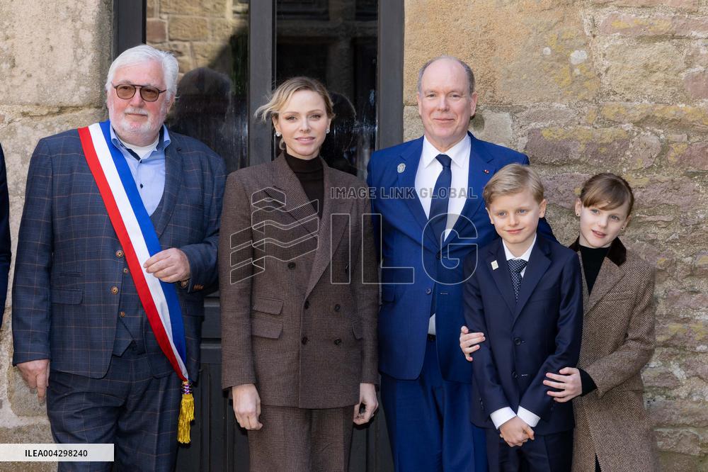 NO TABLOIDS - Official visit to Brittany by Prince Albert II of Monaco with his family - Plevenon