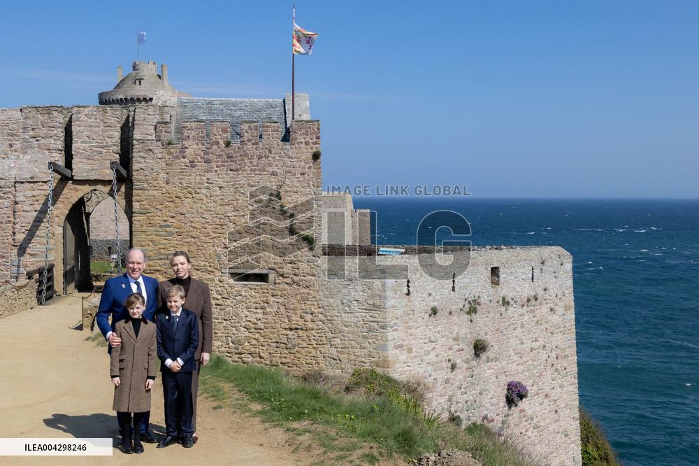 NO TABLOIDS - Official visit to Brittany by Prince Albert II of Monaco with his family - Plevenon