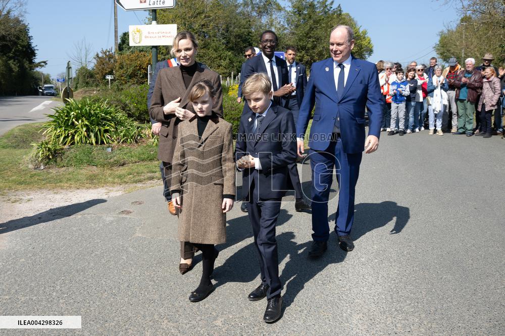 NO TABLOIDS - Official visit to Brittany by Prince Albert II of Monaco with his family - Plevenon