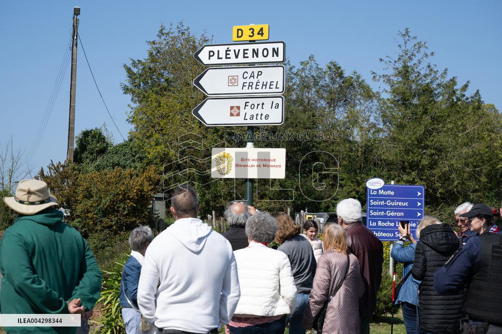 NO TABLOIDS - Official visit to Brittany by Prince Albert II of Monaco with his family - Matignon
