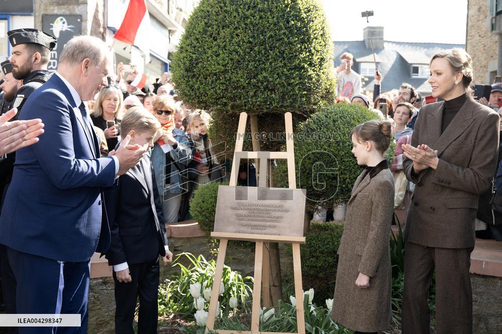 NO TABLOIDS - Official visit to Brittany by Prince Albert II of Monaco with his family - Matignon