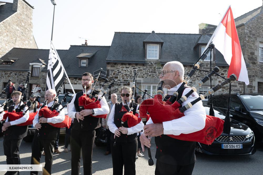 NO TABLOIDS - Official visit to Brittany by Prince Albert II of Monaco with his family - Matignon