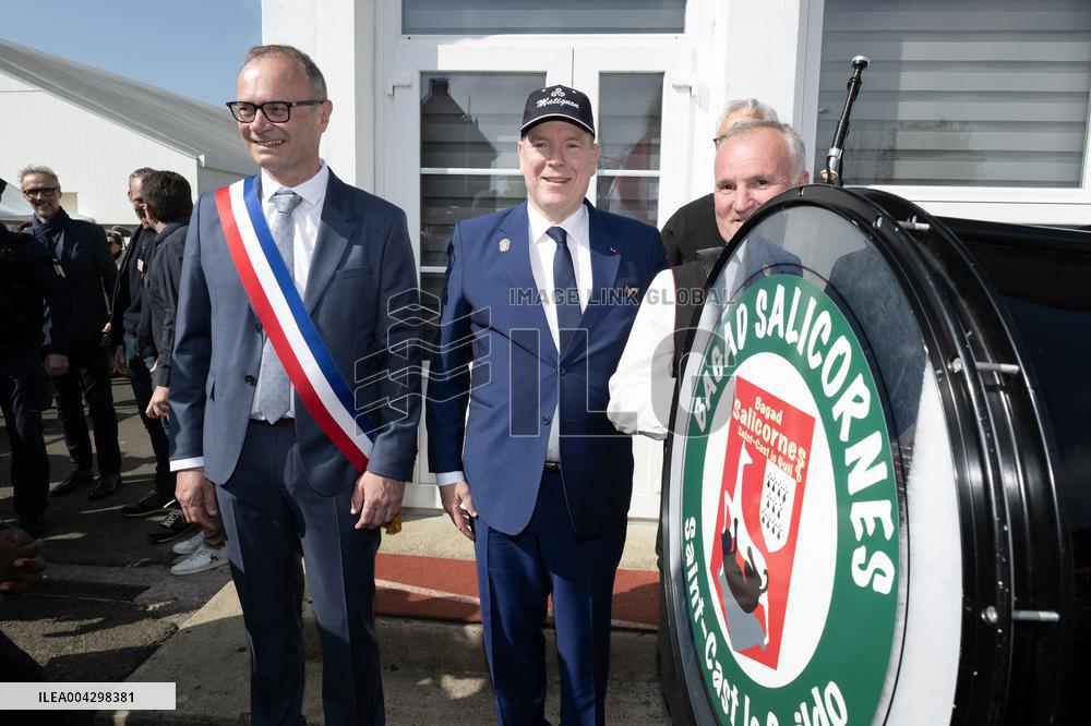 NO TABLOIDS - Official visit to Brittany by Prince Albert II of Monaco with his family - Matignon