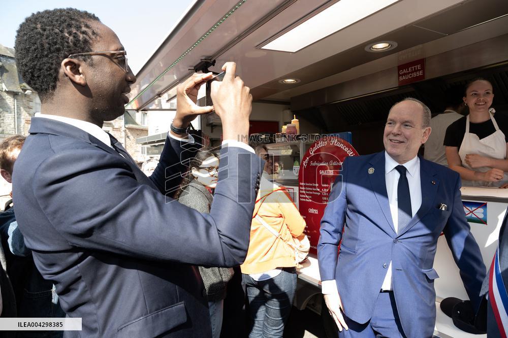NO TABLOIDS - Official visit to Brittany by Prince Albert II of Monaco with his family - Matignon