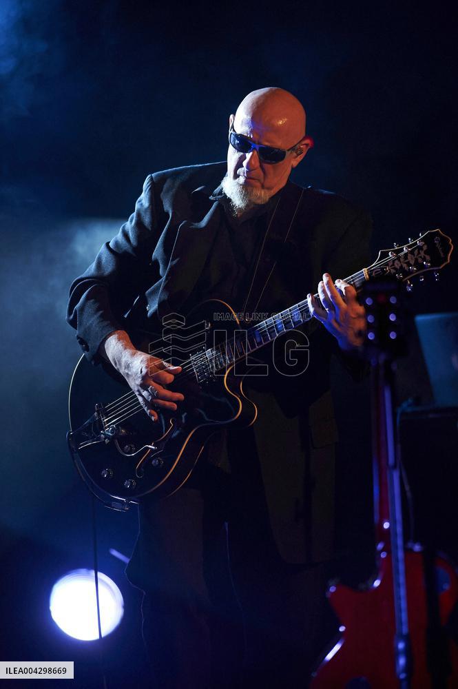 Charlelie Couture in Concert at Le Ziquodrome