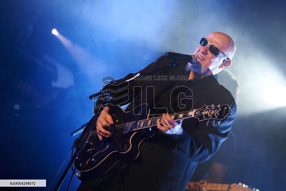 Charlelie Couture in Concert at Le Ziquodrome