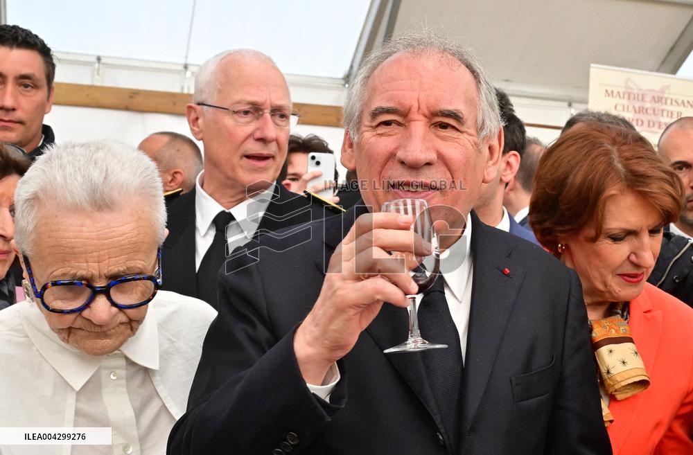 PM Francois Bayrou Attends the 58th International Cheese and Wine Fair - Coulommiers