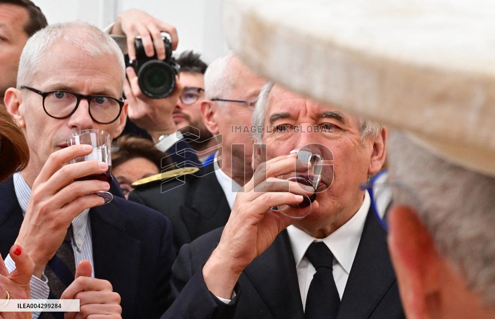 PM Francois Bayrou Attends the 58th International Cheese and Wine Fair - Coulommiers